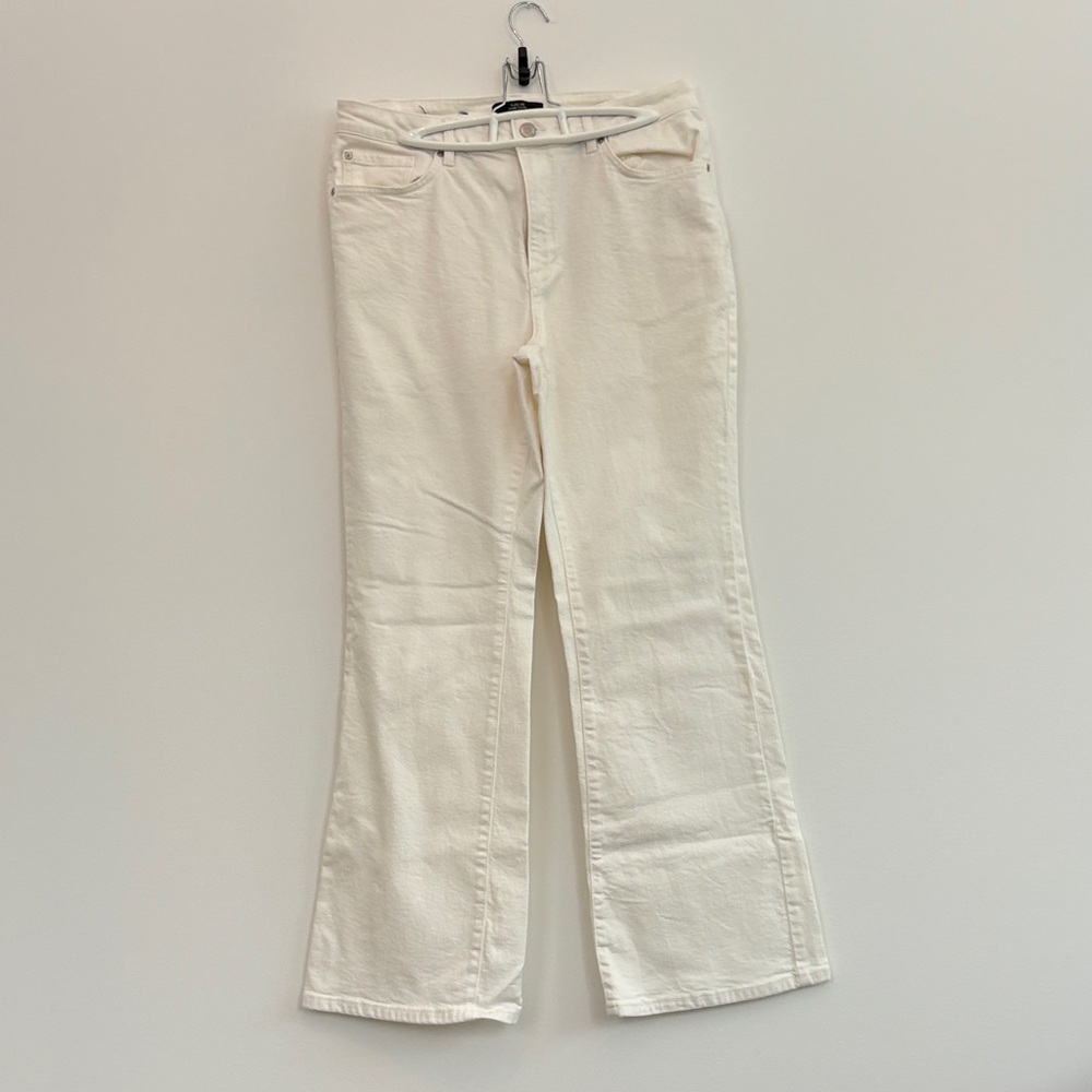 RW&CO. Off-White Flare Jeans — Wide-Leg Silhouette